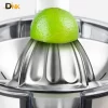 Hình Cận Cảnh Nửa Quả Chanh Xanh Trên Nón Vắt Inox, Minh Họa Việc Chuẩn Bị Nước Cốt Chanh Bằng Caso Cp 330 Pro. Nửa Quả Chanh Xanh Đặt Trên Nón Vắt Inox Caso Cp 330 Pro.