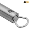 Ảnh Cận Cảnh Phần Đuôi Tay Cầm Wmf Trên Nền Trắng, Làm Rõ Hình Dáng Khoen Treo Và Logo Trên Bề Mặt Kim Loại. Logo Wmf Và Khoen Treo Kim Loại Chụp Cận Cảnh Trên Nền Trắng